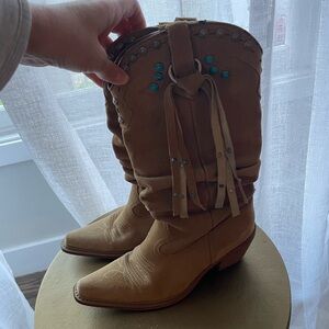 Steve Madden “Shyann” cowboy boots